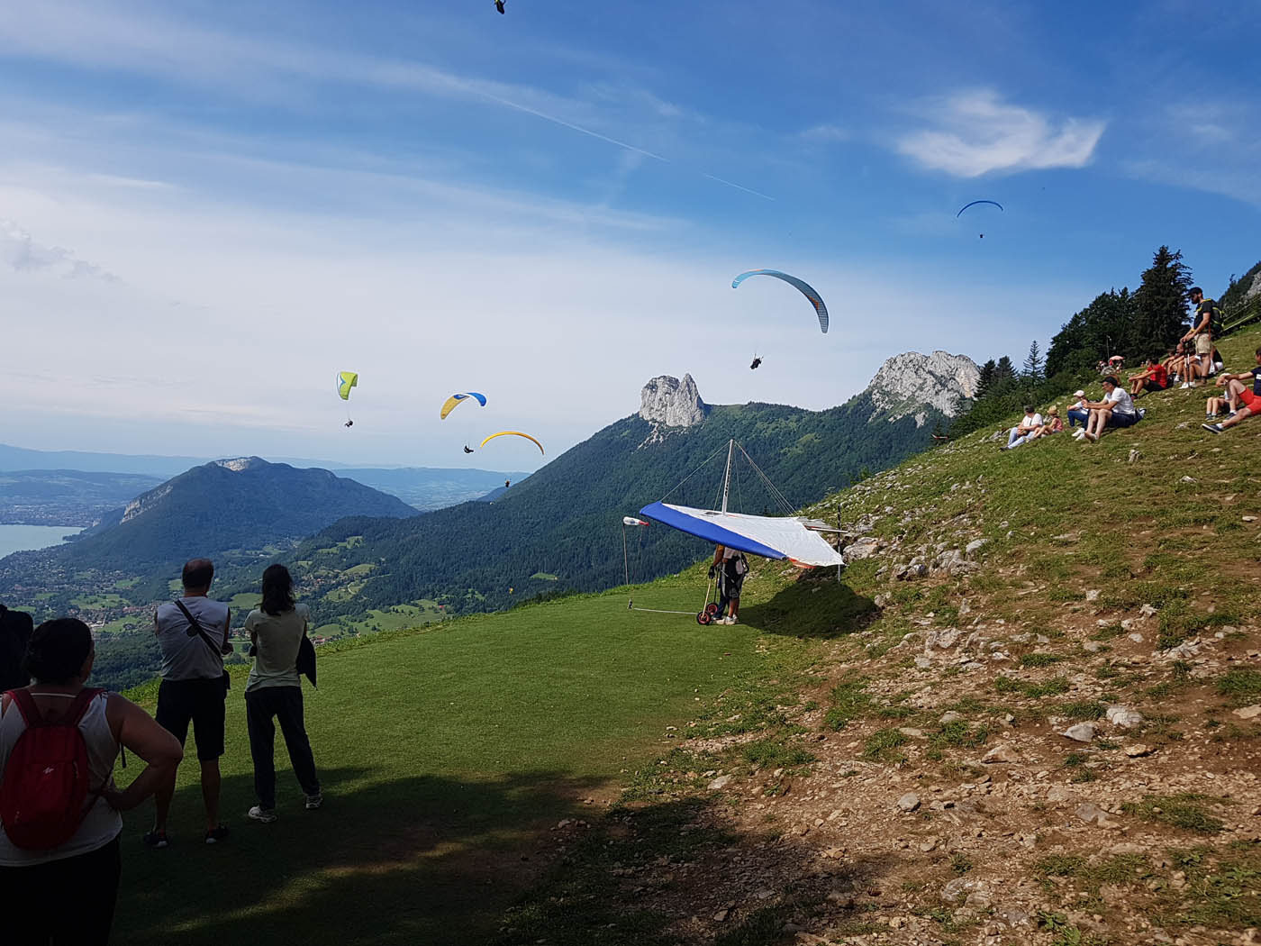 décollage deltaplane col de la Forclaz